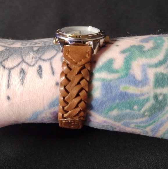 Timex Indiglo Analog Date Indicator Watch - Picture 12 of 12